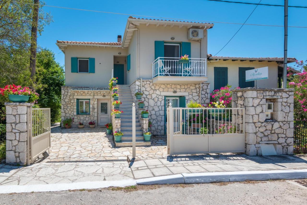 Ferienwohnung Avelia Blue Asprogerakata Exterior foto