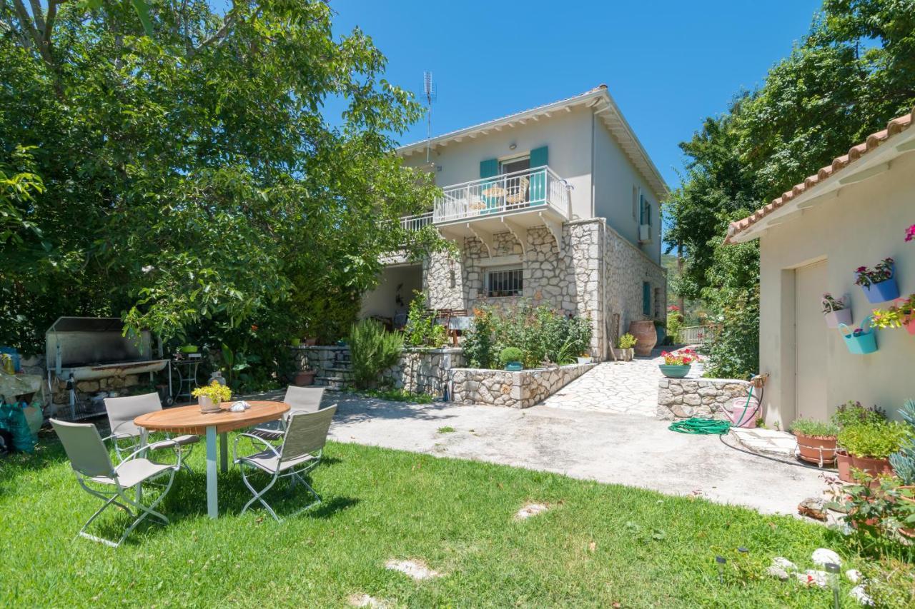 Ferienwohnung Avelia Blue Asprogerakata Exterior foto