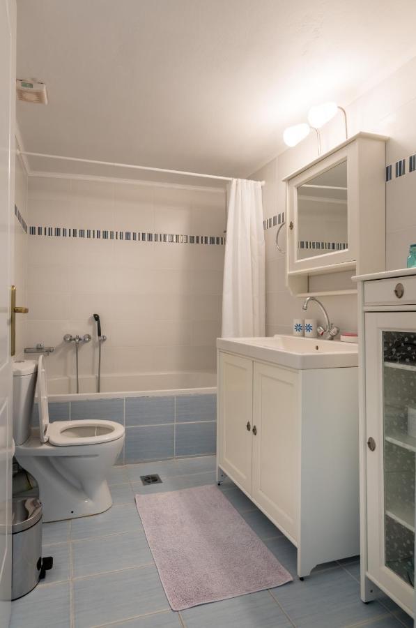Ferienwohnung Avelia Blue Asprogerakata Exterior foto