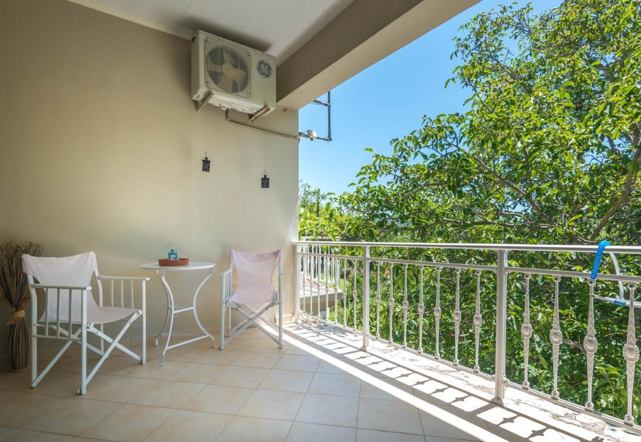 Ferienwohnung Avelia Blue Asprogerakata Exterior foto